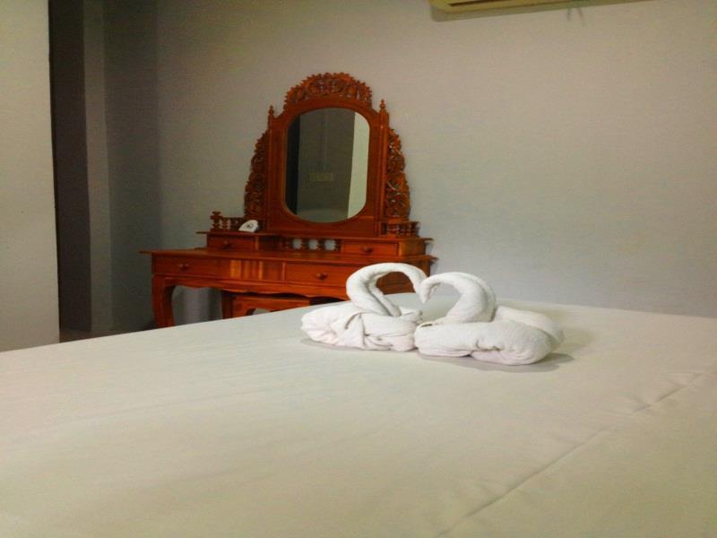 Pattara House Hotel Bãi biển Chaweng Ngoại thất bức ảnh