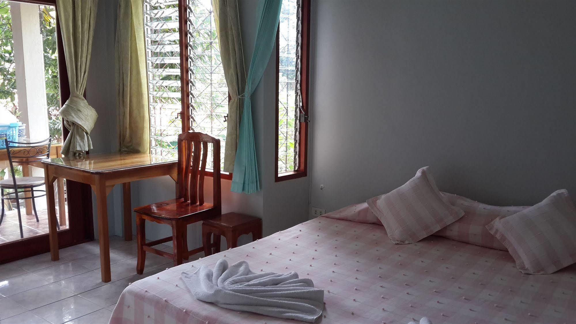 Pattara House Hotel Bãi biển Chaweng Ngoại thất bức ảnh