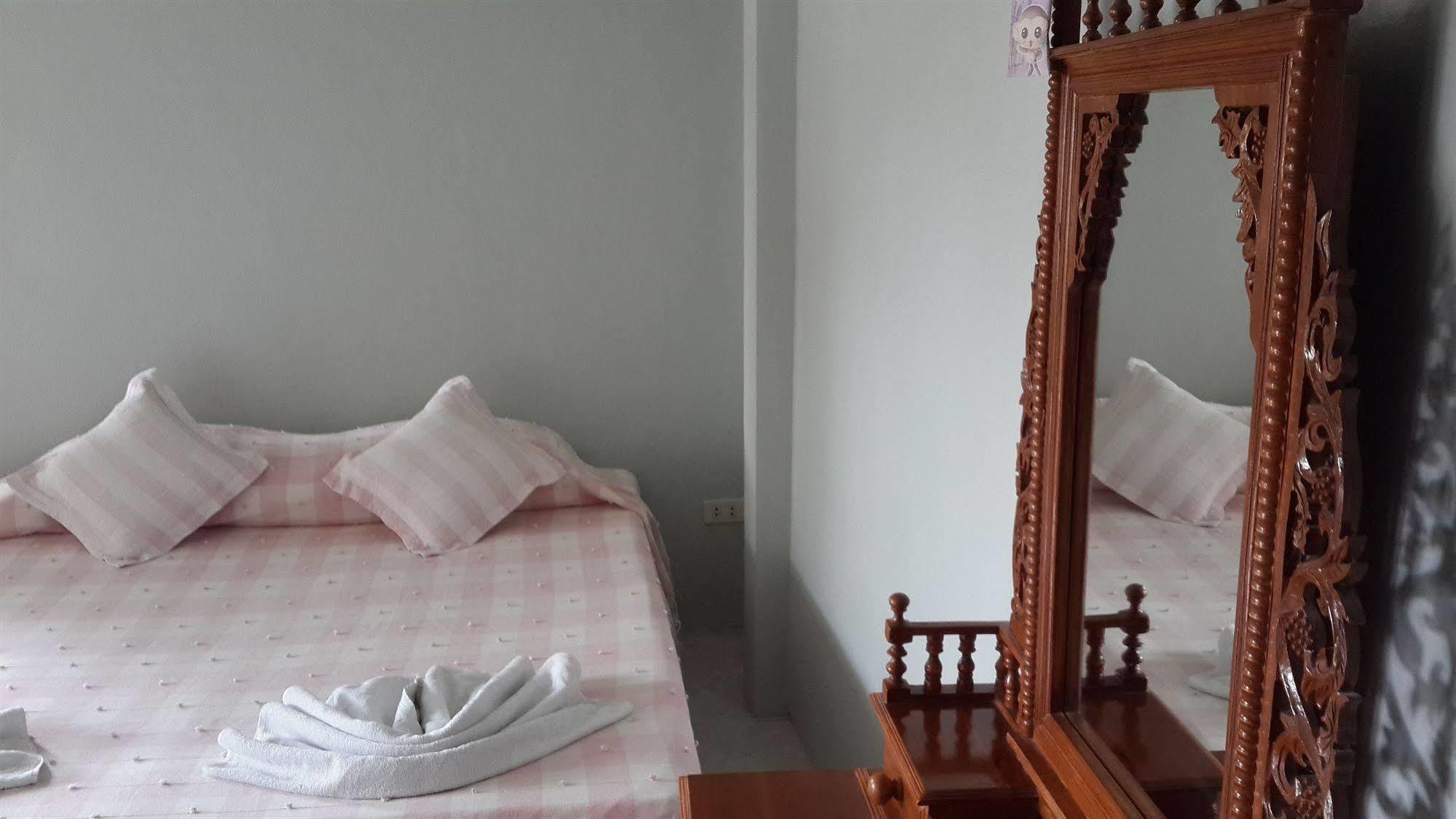 Pattara House Hotel Bãi biển Chaweng Ngoại thất bức ảnh