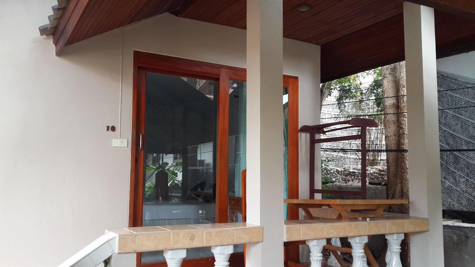 Pattara House Hotel Bãi biển Chaweng Ngoại thất bức ảnh