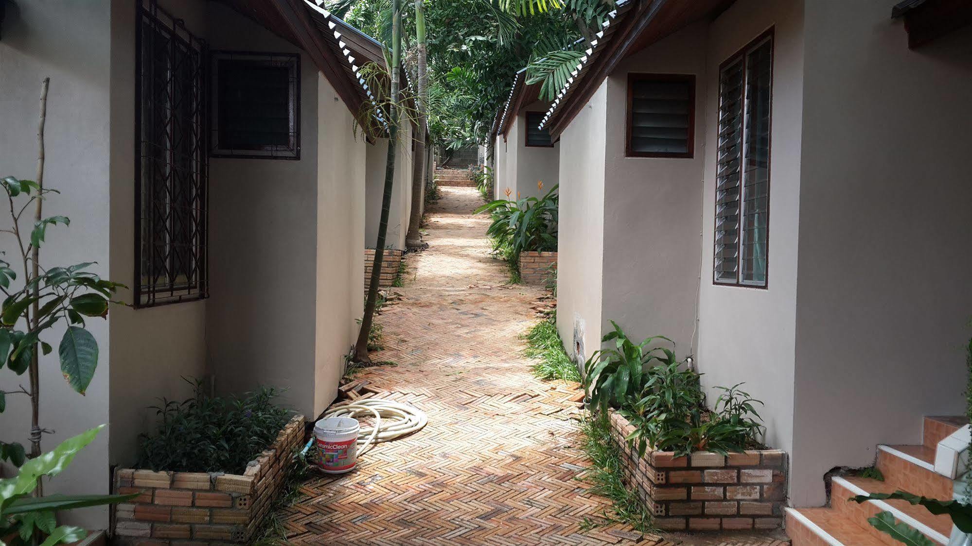 Pattara House Hotel Bãi biển Chaweng Ngoại thất bức ảnh
