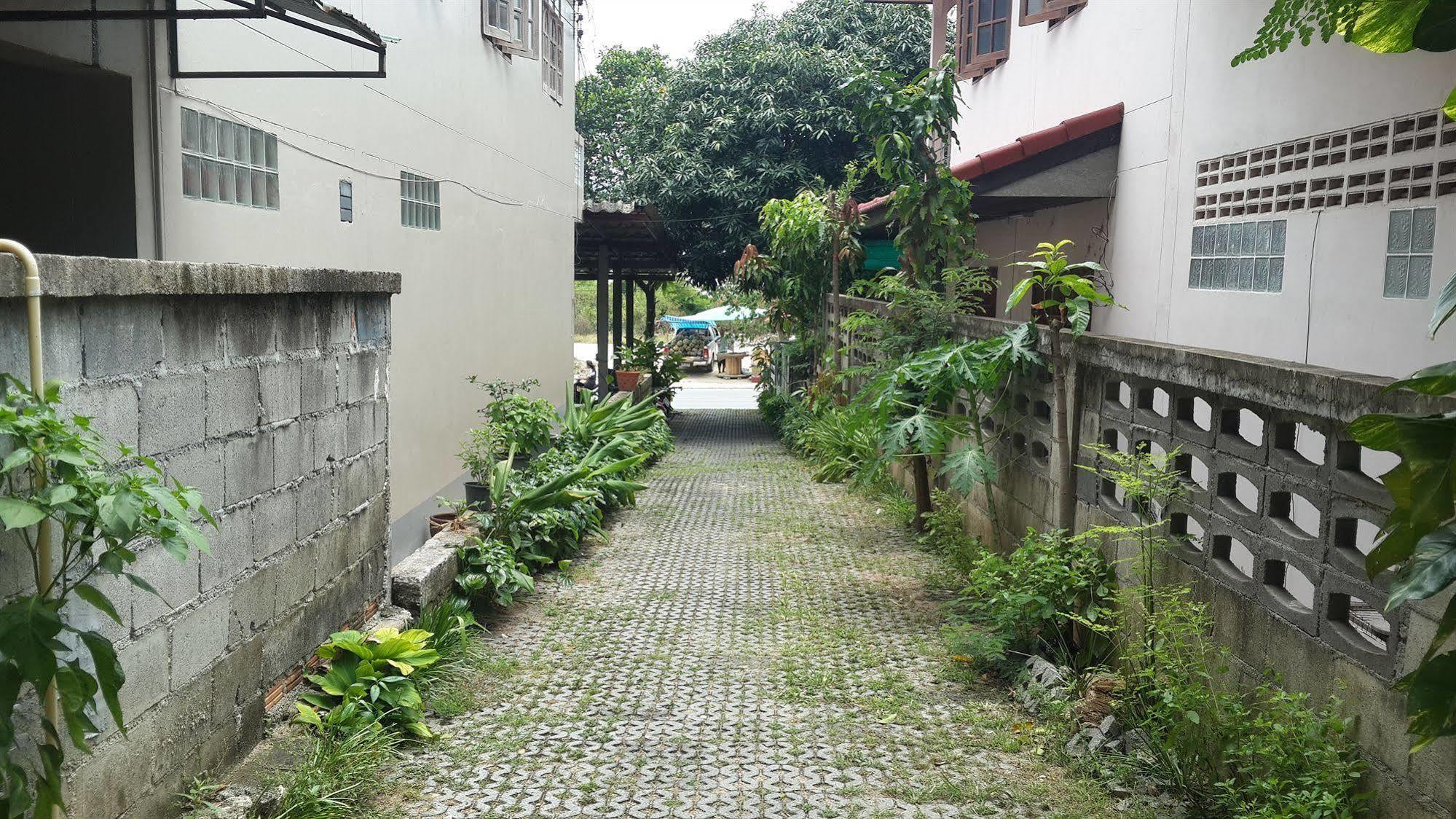 Pattara House Hotel Bãi biển Chaweng Ngoại thất bức ảnh